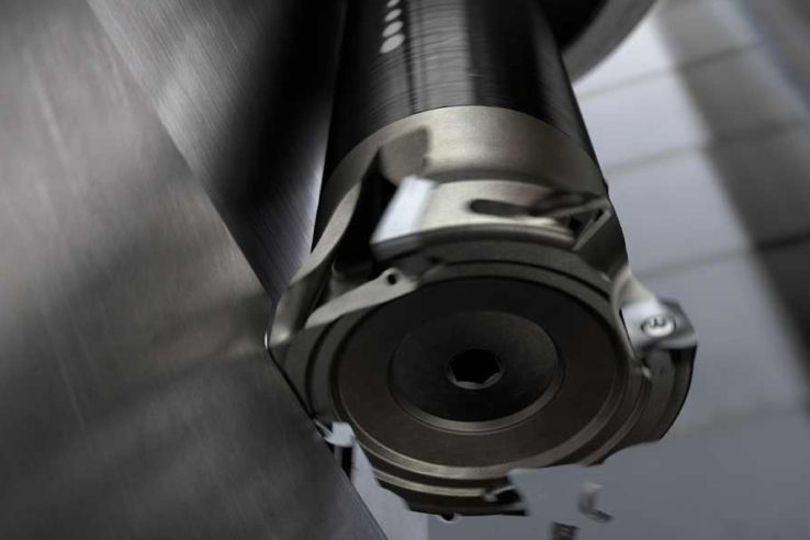 Coromill 390 Lightweight Fresa CoroMill® 390 Lightweight com adaptador Silent Tools™. Duas tecnologias de ponta reunidas